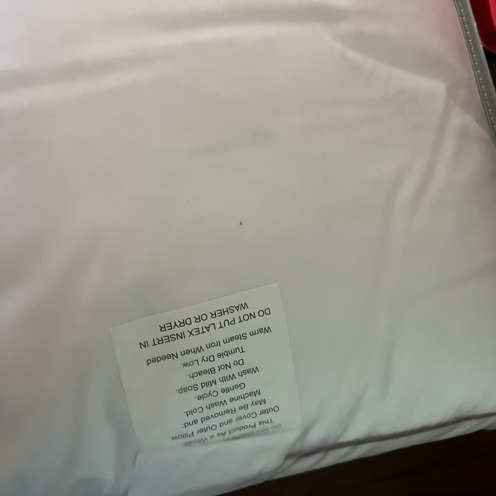 New Saatva Latex Pillow Queen High - Picture 4 of 6